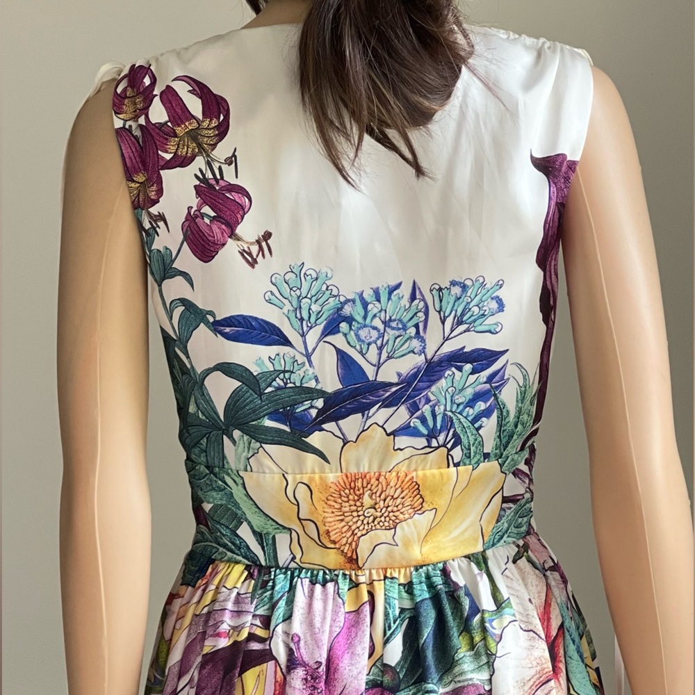 Just Cavalli NEW Printed Floral Art to Wear Dress Size 4 ๐ NWT - Picture 6 of 15